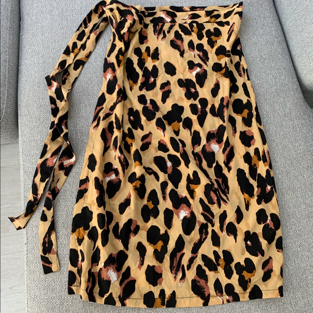Silk Feed Leopard Print Wrap Skirt Size M